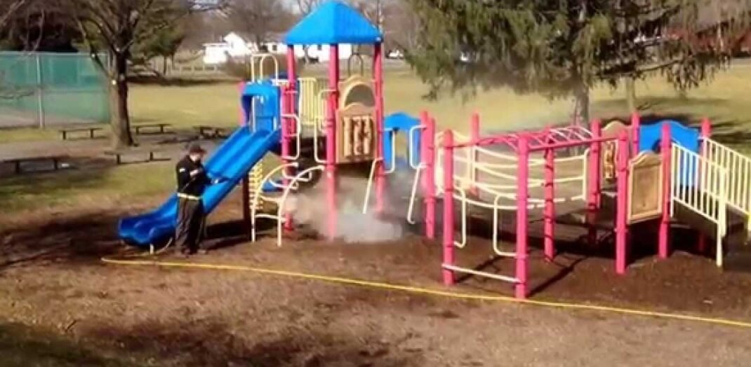 How to Sanitize Outdoor Playground Equipment 1