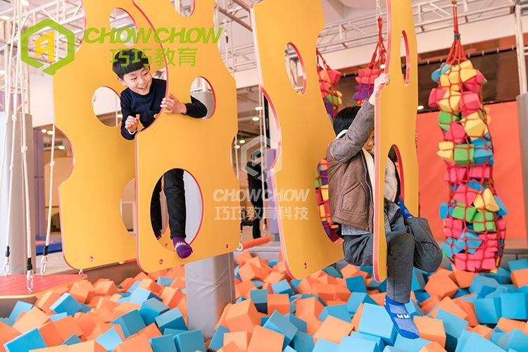 QiaoQiao amusement park attractions games obstacle course in playground Custom Commercial Indoor Kids Ninja Warrior equipment