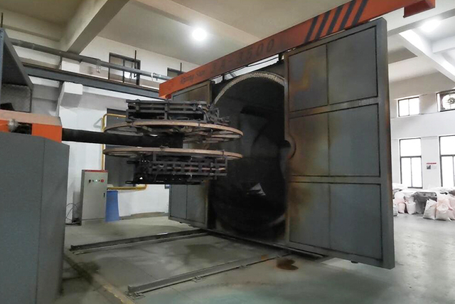 Roto-molding machine