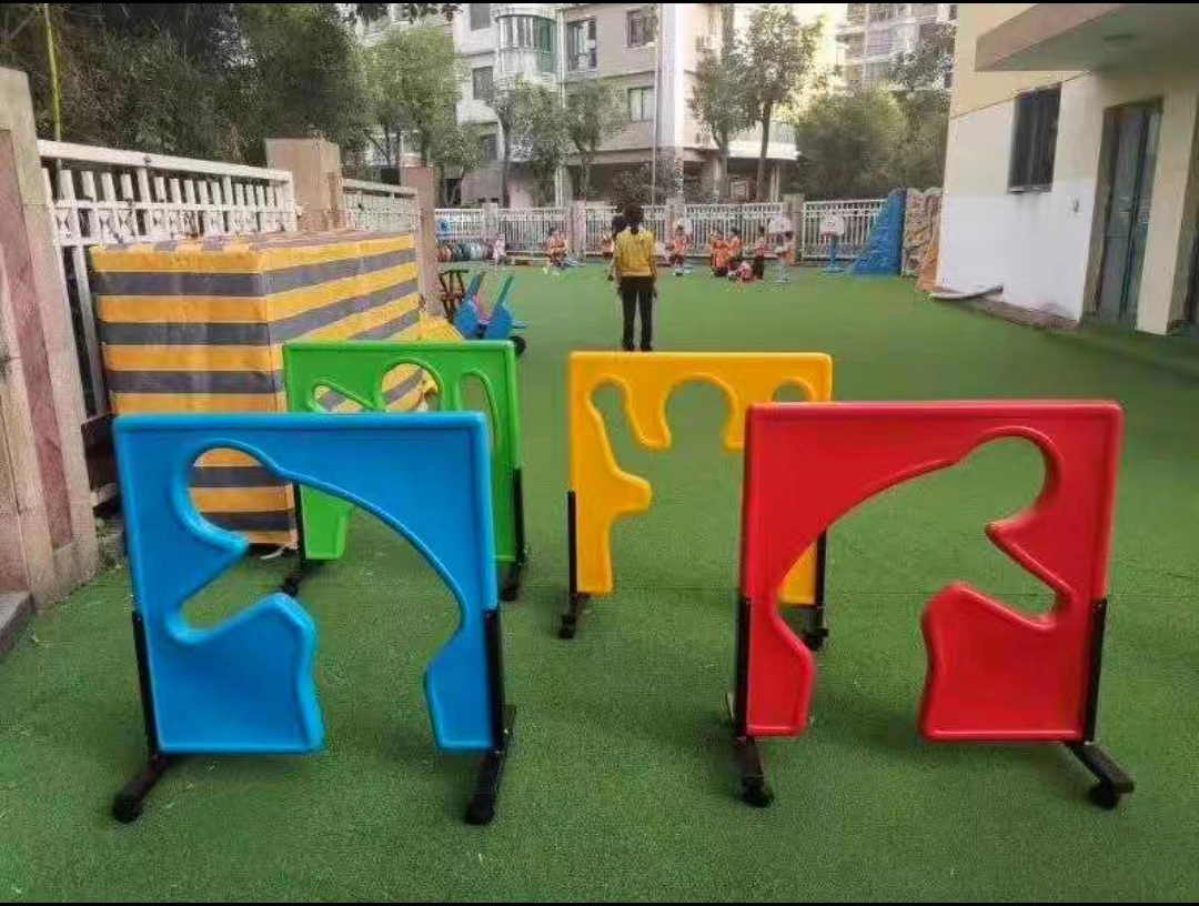 outdoor sensory play