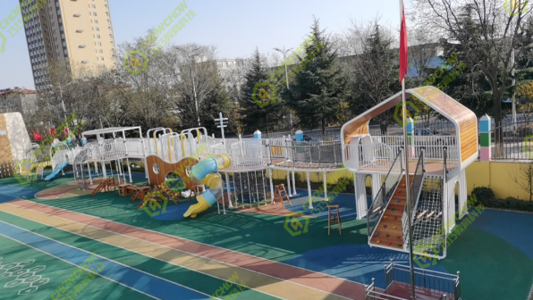 outdoor playground manufacturer