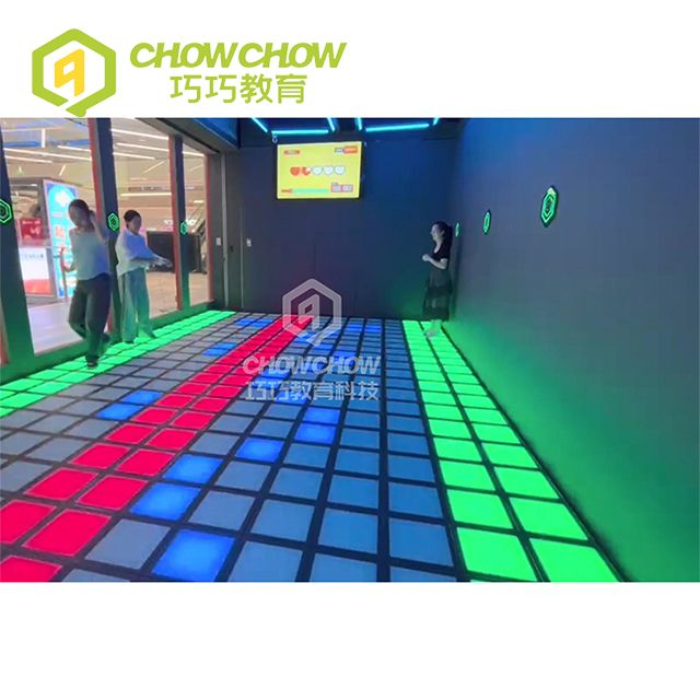 Qiaoqiao Hot Sale Interactive Floor Projector Game Interactive Floor Block Game for Kids And Adults