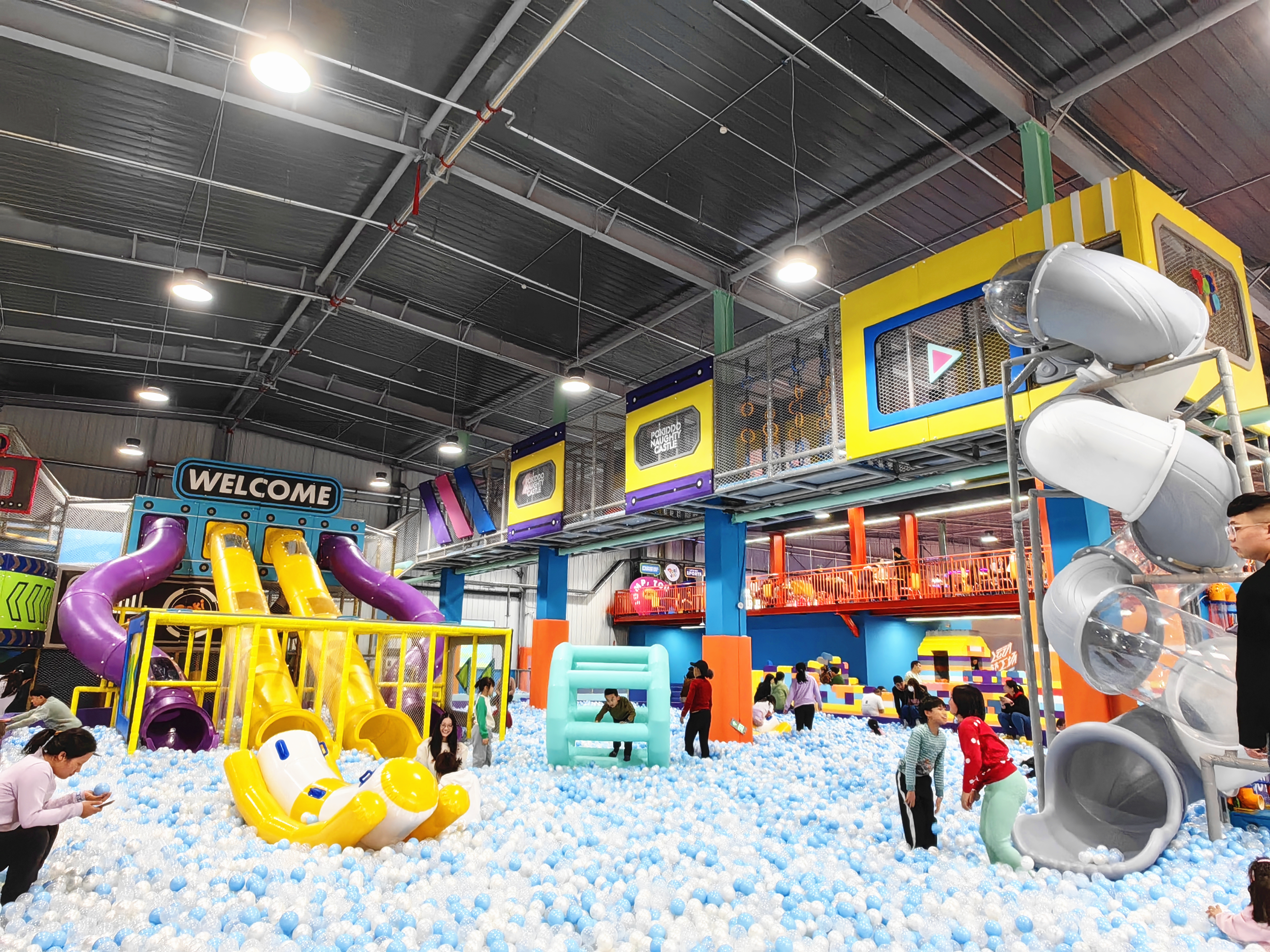 How to reasonably divide the indoor playground (3)