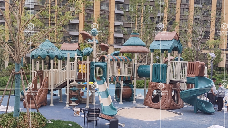 What factors to consider when choosing outdoor playground equipment？