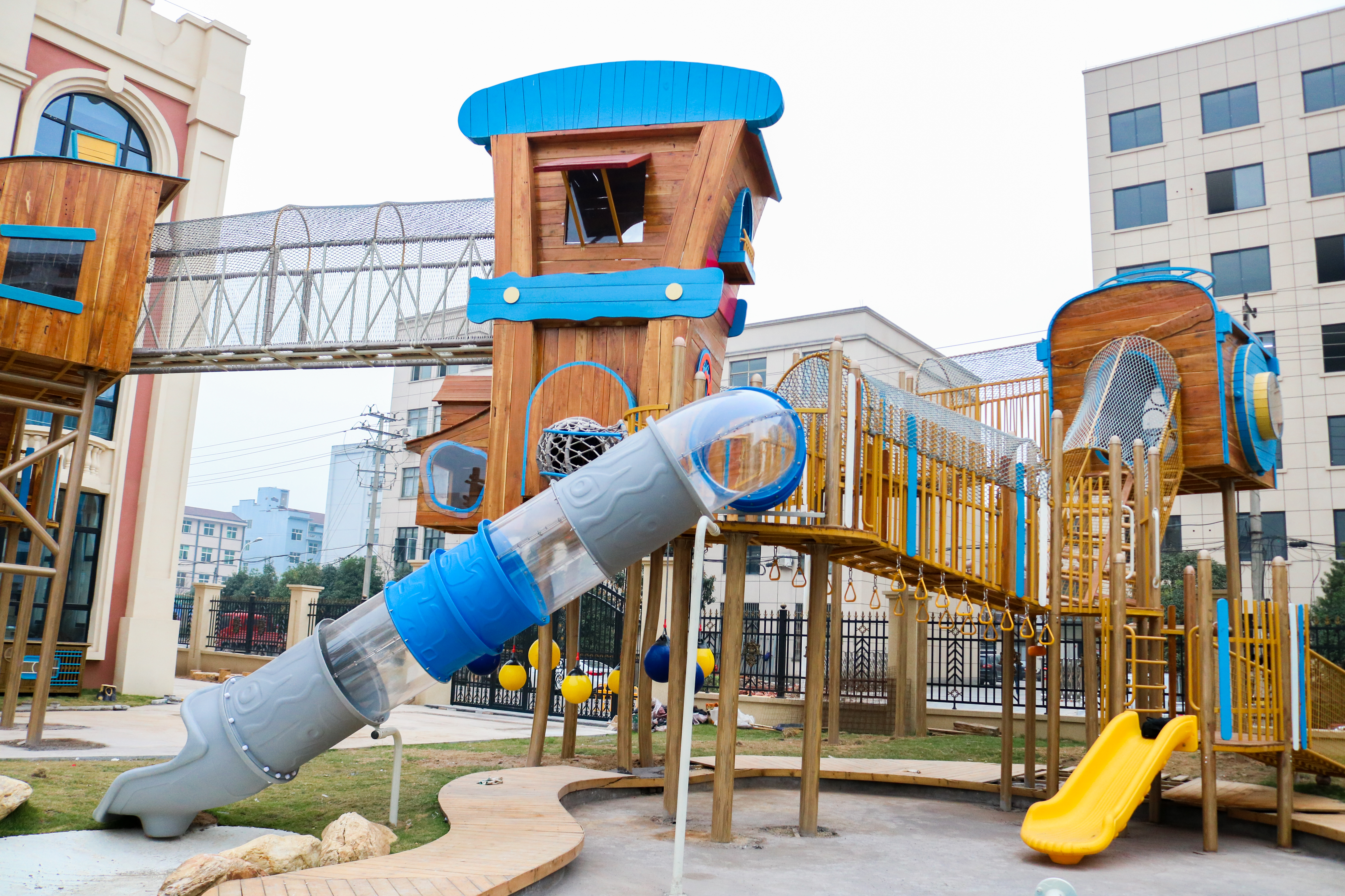Wooden combination slides have become the new favorite for family parent-child activities (3)